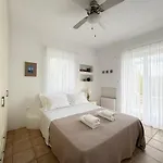 Semesterbostad Sunny House