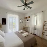 Holiday home Sunny House Pounda